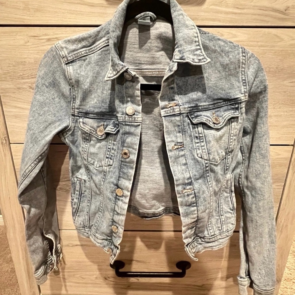 H&M Denim Jacket size 2 women’s
